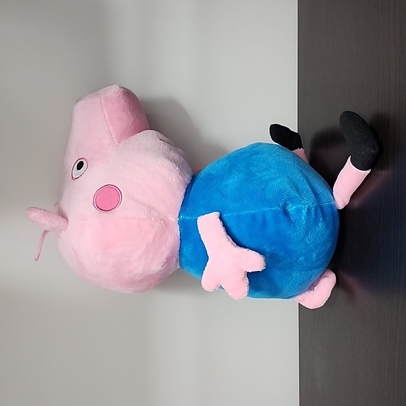 George Pig Stuffie - Picture 1 of 6